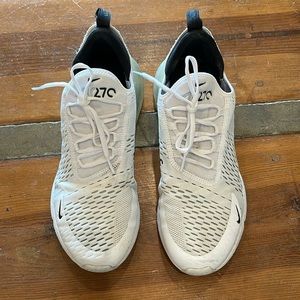Nike 270